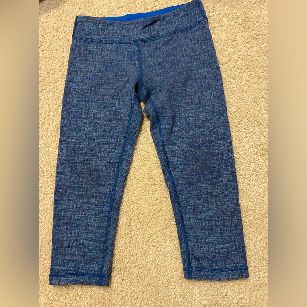 Ivivva girls legging blue worn clean and washed